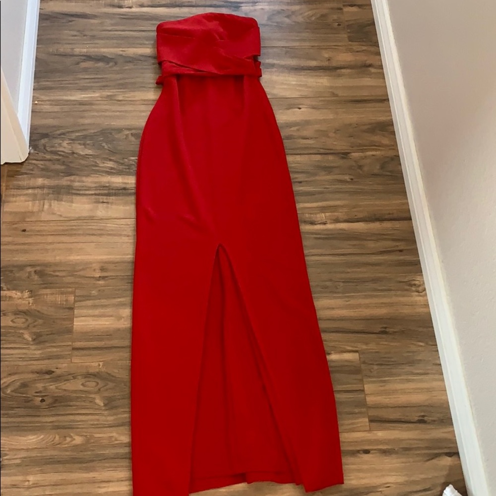 LULUS form fitting, gown!